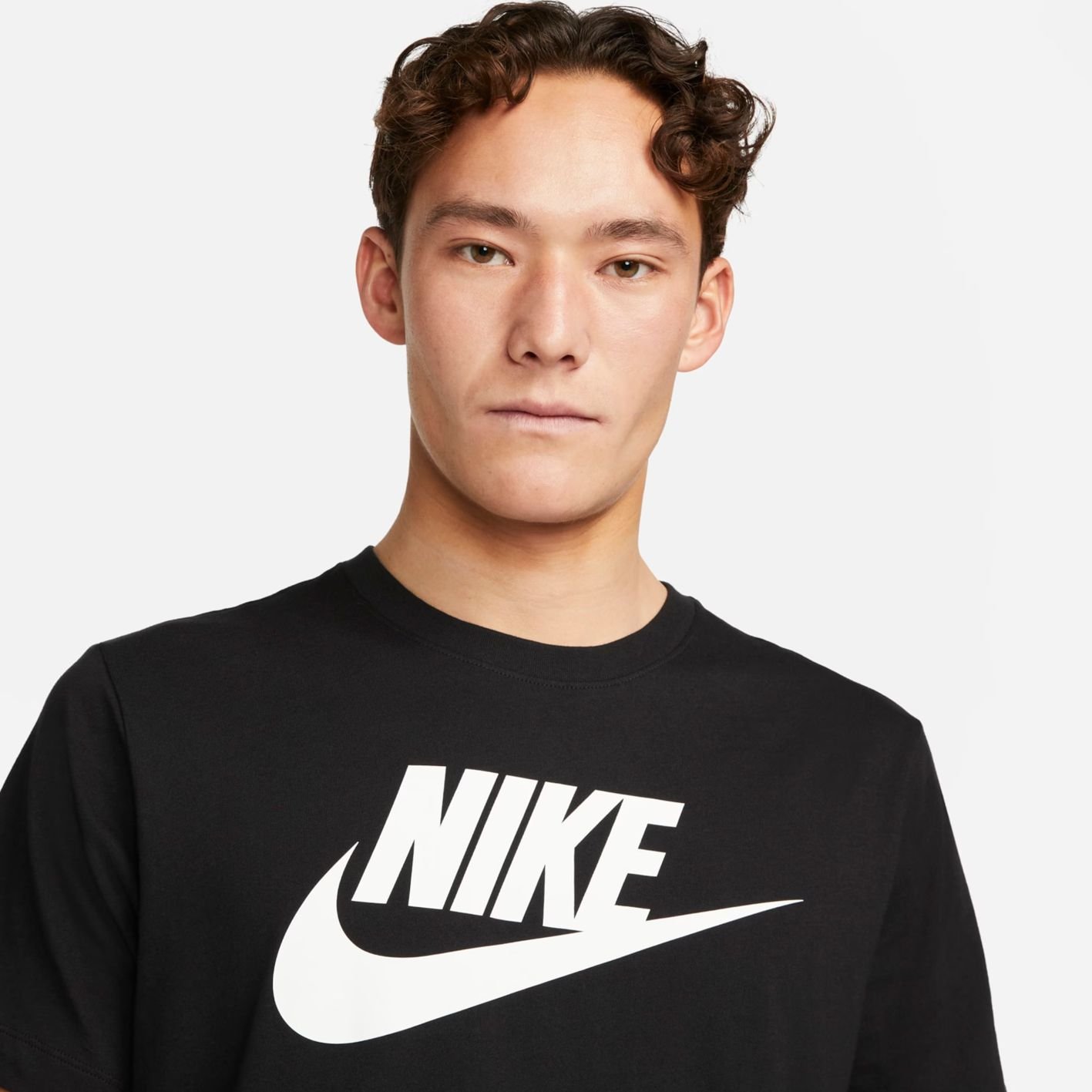 Camiseta Nike NSW TEE ICON AR5004