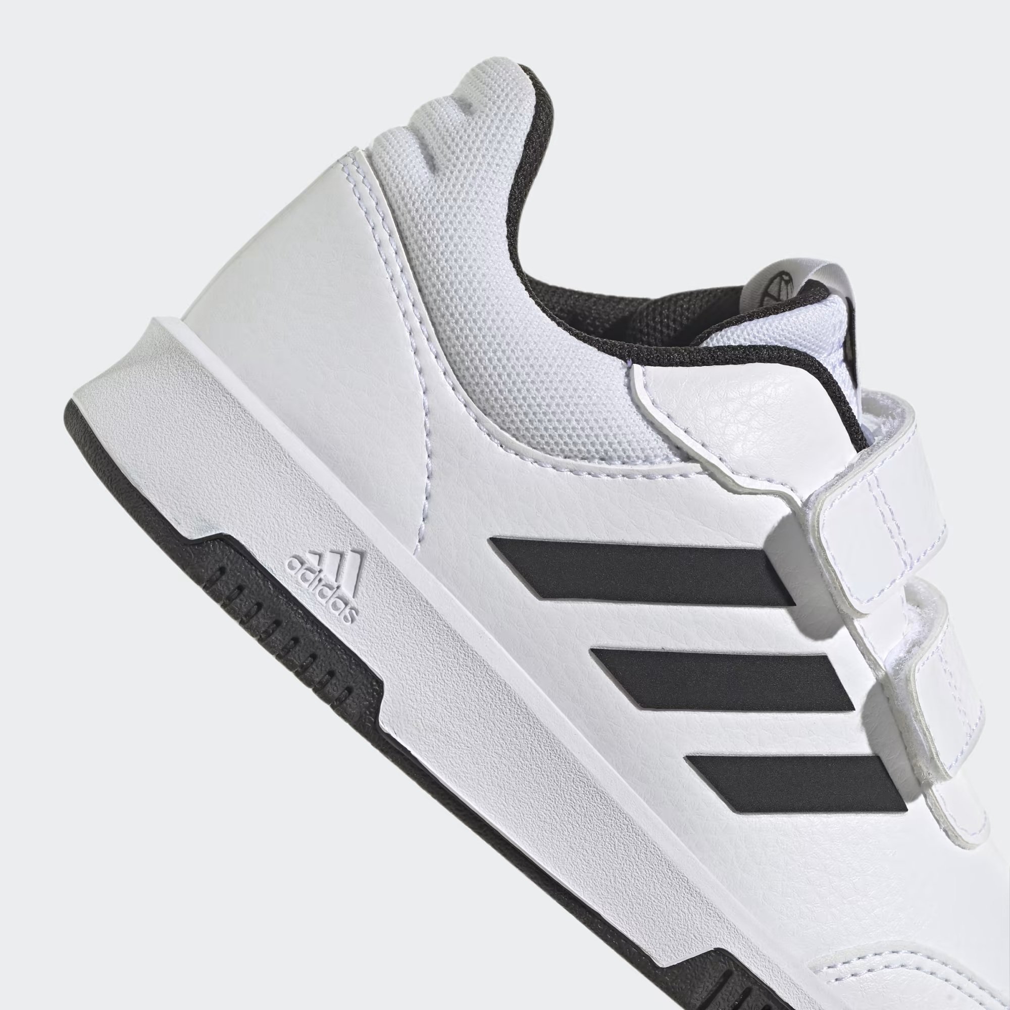 Tenis Adidas TENSAUR c/ velcro GW1981